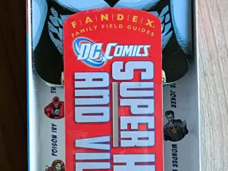 DC Comics Super Heroes and Villains: Fandex Deluxe