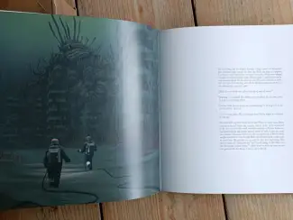 Engels The Labyrinth HC  (incl. artprints)