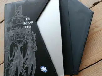 Gestoffeerde uitgaven (ongesigneerd) The Batman Files: Deluxe