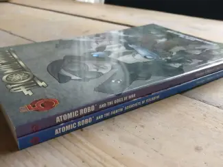 Overig Atomic Robo  TPB 1 + 2  (+2x FCBD)