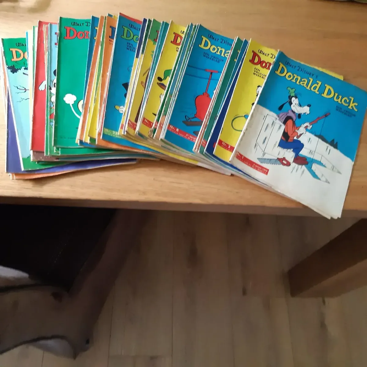 Jaargang Donald Duck's 1970 +inlegkaartje Nieuwe Revue en posters