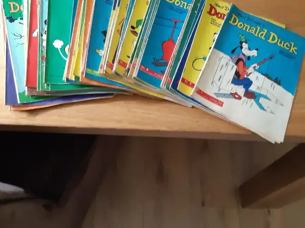 Jaargang Donald Duck's 1970 +inlegkaartje Nieuwe Revue en posters