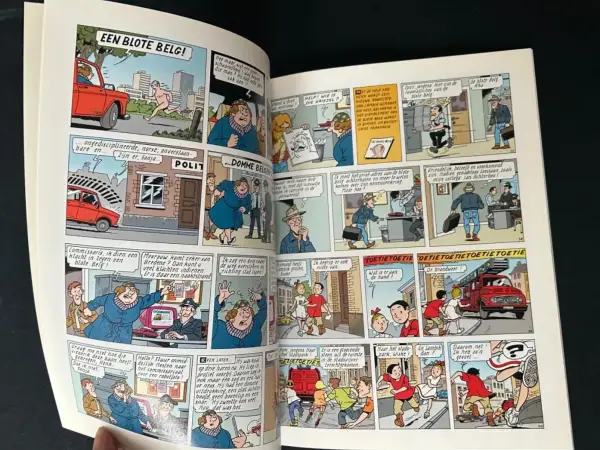 Belgisch & Vandersteen Suske en Wiske - De blote Belg (1e druk, 2001)