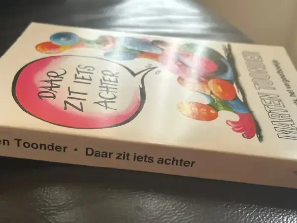 Tekststrips & Toonder Daar zit iets achter (1e druk, 1980)